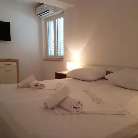 Bed & Breakfast Dora Guest house