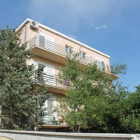 Guest house Bed & Breakfast Dora Rovanjska